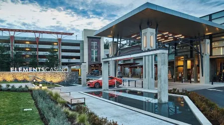 Illuminati Guest House Отели рядом с достопримечательностью «Парк штата Голдстрим»