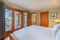 Mayne Island Resort Hotels in Galiano