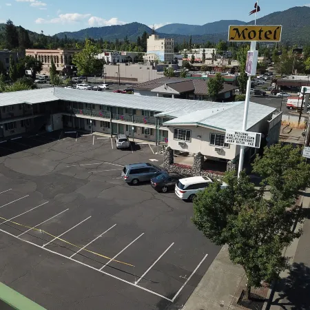 Knights Inn Motel