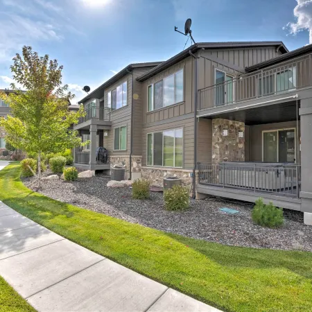 Modern Huntsville Resort Retreat w/ Deck & Hot Tub