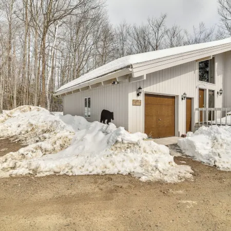 Ski, Game & Grill: Family Retreat in Glen