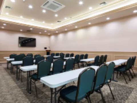 โรงแรมนิวการ์เดนา โรงแรมในกาดินา