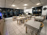Hôtel le Laury's Hotels in Salles-la-Source
