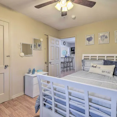 Cozy Beach/Fishing Cottage in Aransas Pass!