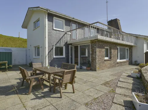 Ayrmer House Hotels in Ringmore