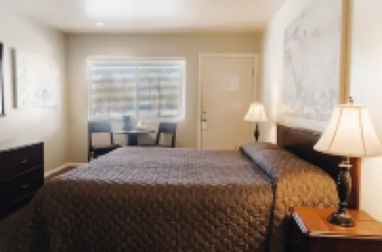 Vintage Lakeside Inn Hotels in Big Bear Lake