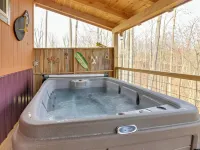 Hot Tub + Fire Pit: Frenchburg Cabin on 1 Acre Hotels in Menifee County