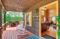3 Mi to Marina: Cabin w/ Hot Tub in Byrdstown! - Boutique