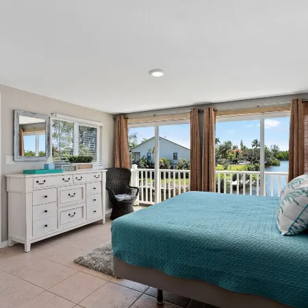 Latitude 26 Waterfront Boutique Resort - Bonita Springs