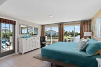 Latitude 26 Waterfront Boutique Resort - Bonita Springs