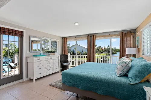 Latitude 26 Waterfront Boutique Resort - Bonita Springs Hotels in North Naples