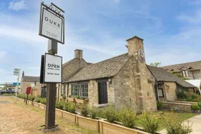 Duke of Marlborough Hotel dekat (Free) Entrance to Blenheim Park