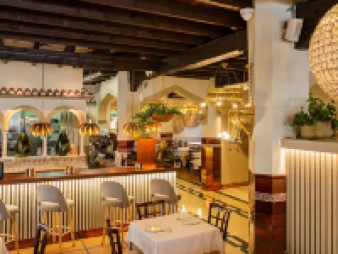 فندق كازابلانكا فنادق في ألمونيكار