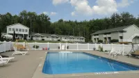 Studio Motel of Lake George - piscina