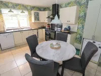 Kivvy Cottage Hotel di Leitrim