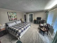 Sunny Shuswap B&B Hotels in Chase