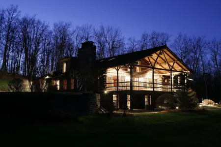 Chalet of Canandaigua Отели в г. Канандейгуа