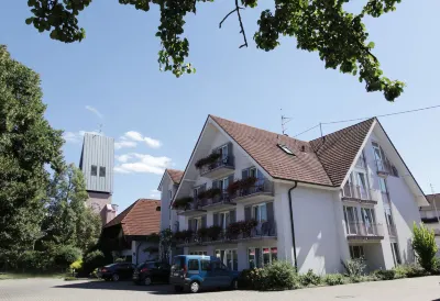 Hotel & Gasthaus Löwen Hotels in der Nähe von Teufelsloch neben der Laberhütte. Wasserhöhle Höhle.