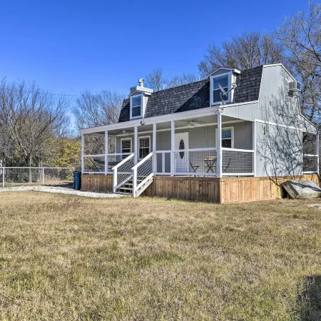 Bright Brownwood Home with on-Site River Access!