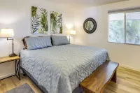 Renovated Crescent Lake Escape w/ Waterfront Deck! - Parkplatz