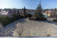 City Hotel Miskolc - Bãi đậu xe