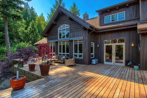 Maple Hill Lodge 3 Bedroom Home by RedAwning