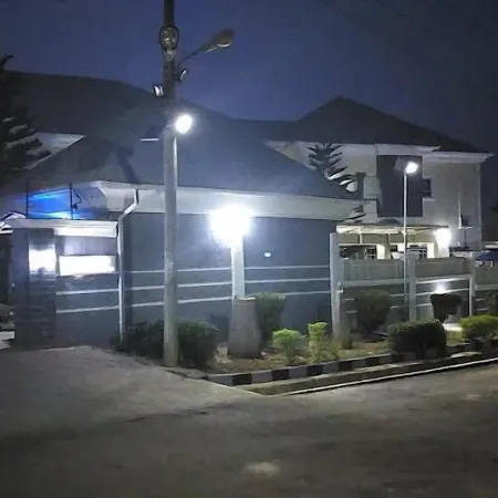 House 13 Hotel