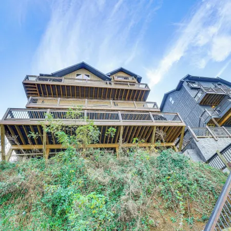 Lakeside Bear Lodge