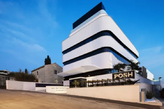 Posh Residence Luxury Suites