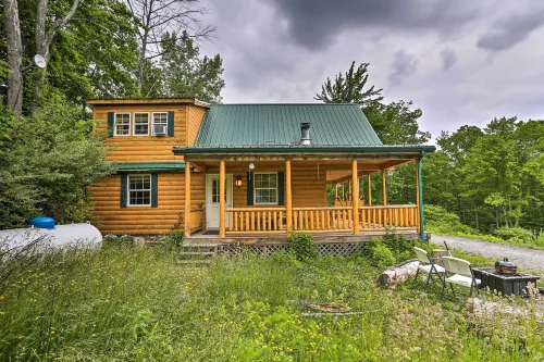 Porch, Fire Pit + Valley Views: Blakely Cabin!