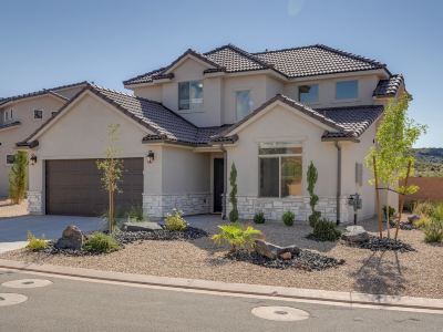 Hike, Golf, Unwind Poolside! Washington Home