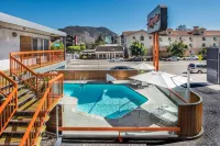 The Tangerine - a Burbank Hotel - Pools