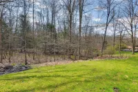 Cozy Dubois Home w/ Deck ~ 8 Mi to Treasure Lake! - Wi-Fi