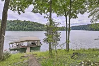Inviting Family Abode w/ Dock on Norris Lake! - parking