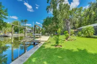 Canal-Front Outdoor Oasis: Home in Crystal Water - 3-stjärniga