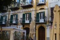 Kala Rooms Hotels near Oratorio di San Lorenzo