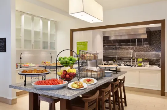 Hilton Garden Inn Boston Logan Airport