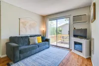 Lakefront Haven Boat Slip, Deck and Community Pool!