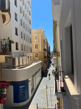 Qe Apartments Отели рядом с достопримечательностью «Puerto Sherry»