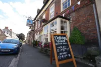 The Saracens Head Hotel - Parking