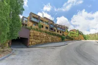 Haven's 1-BR Apt in Redrock Batroun Отели в г. 