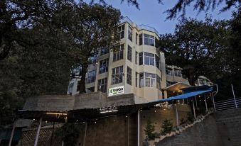 Treebo Kosmos Anamika, 1 Km from Nainital Lake