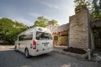 Selva Teenek - parking