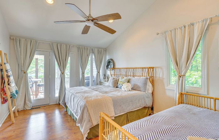 Lewis Smith Lake Retreat w/ Dock & Deck!