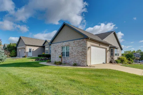 Luxury Prairie Retreat 5 Min from Madison!