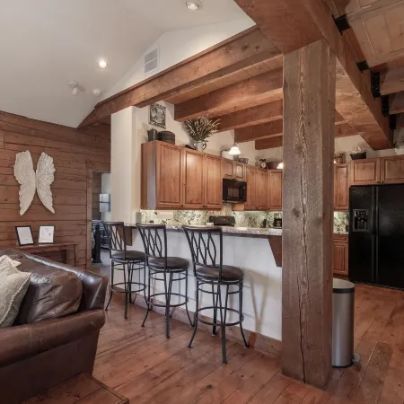 19th Hole Cabin