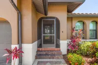 Heated Pool and Kayaks - Charming Waterfront Haven 케이프코럴 스포츠 콤플렉스 주변 호텔