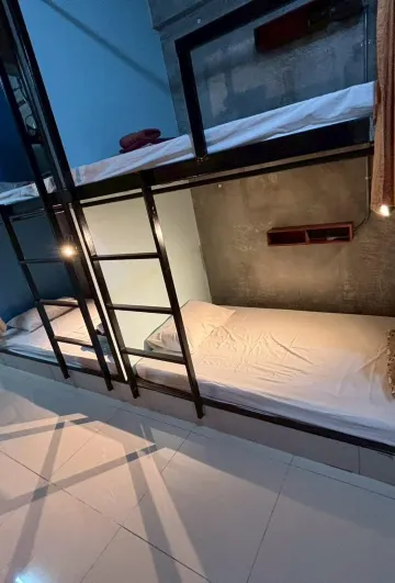 8 Bed Mixed Community Dorm