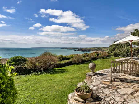 Lesceave Cottage Отели в г. Хельстон