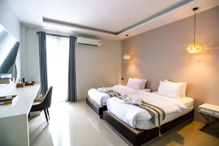 Worachat Boutique Hotel Отели рядом с достопримечательностью «Wat Huai Poon»